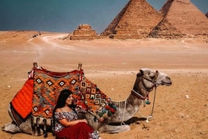 Przejażdżka na wielbłądzie o wschodzie słońca, prywatna wycieczka do piramid i lokalne śniad