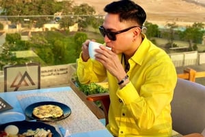 Przejażdżka na wielbłądzie o wschodzie słońca, prywatna wycieczka do piramid i lokalne śniad