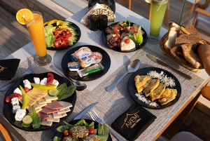 Paseo en camello al amanecer, tour privado a las pirámides y desayuno local.