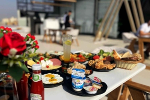 Paseo en camello al amanecer, tour privado a las pirámides y desayuno local.