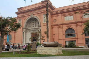Museo El-Tahrir y pirámides con almuerzo (koshari abu Tarek)