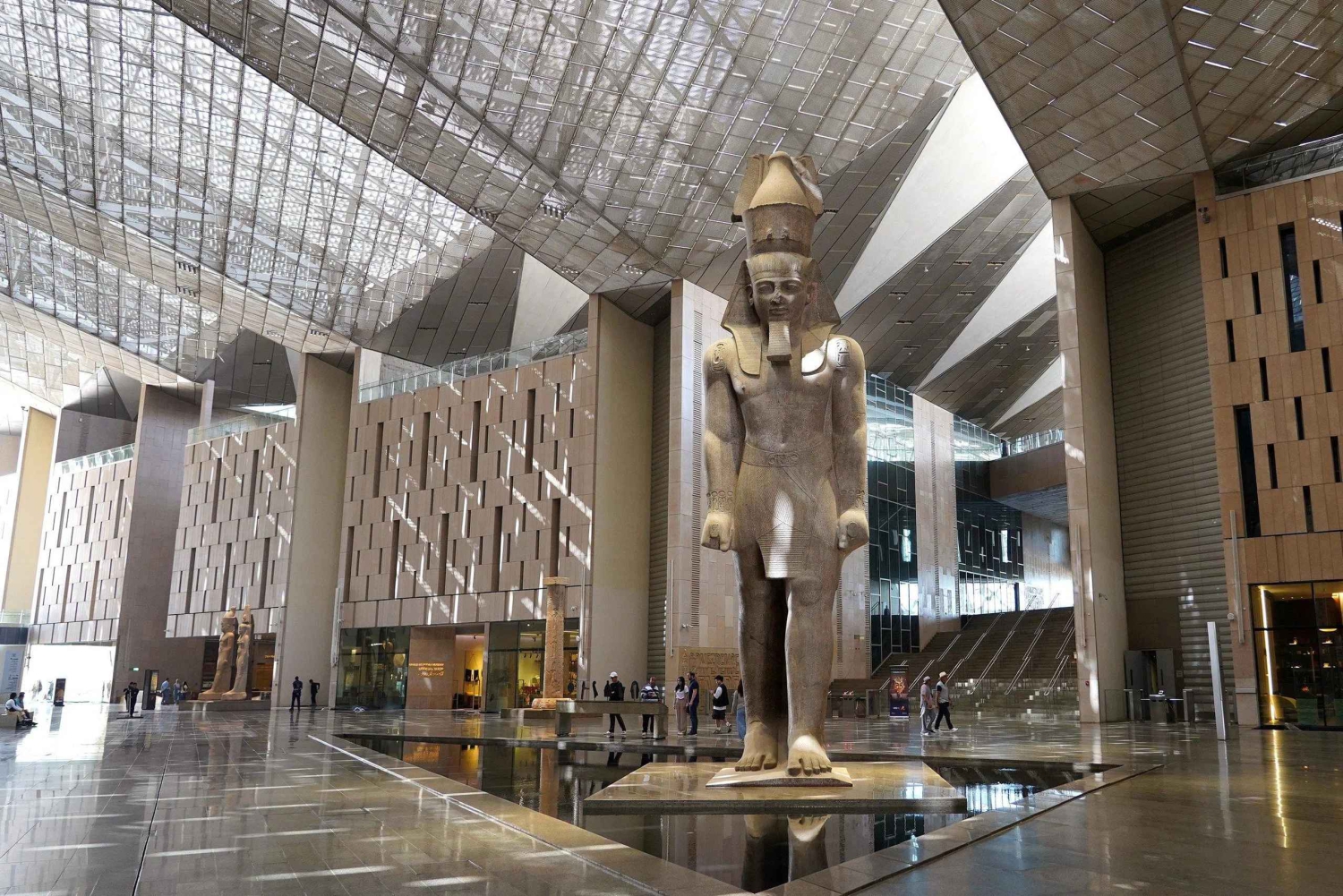 جولة إرشادية خاصة بالمتحف المصري الكبير
