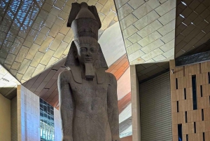 Rundvisning på det store egyptiske museum af en historiefortæller