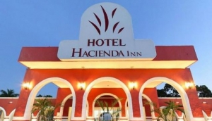 Hotel Hacienda Inn