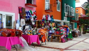 Plaza Bonita