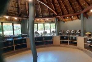 アクイラ・ビッグファイブ・サファリ（送迎、昼食付） 公園使用料を除く