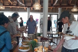 アクイラ・ビッグファイブ・サファリ（送迎、昼食付） 公園使用料を除く