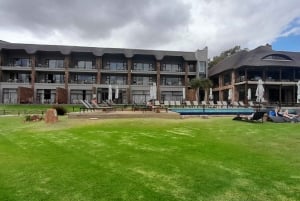 アクイラ・ビッグファイブ・サファリ（送迎、昼食付） 公園使用料を除く