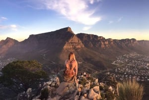 Ciudad del Cabo: Caminata guiada por la Cabeza del León al atardecer