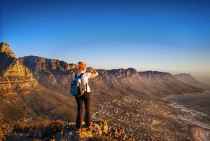 Cape Town: Lion's Head Guided Hike at Sunset