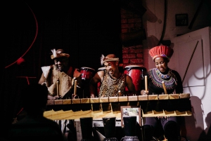 Kapstadt: Afrikanische Trommel-Show & Weinverkostung bei Silvermist