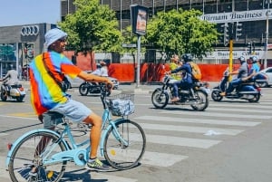 Cape Town: bicycle or E-scooter History Tour with Coffee