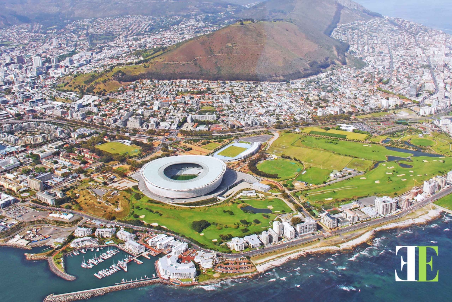 Kapstadt: Hubschrauberflug, Oldtimer-Fahrt und Mittagessen