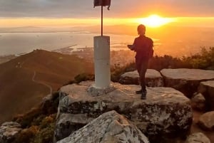 Cape Town: Guided Lion's Head Sunrise or Sunset Hike