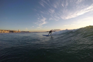 Kapstadt: Surfen lernen mit Blick auf den Tafelberg