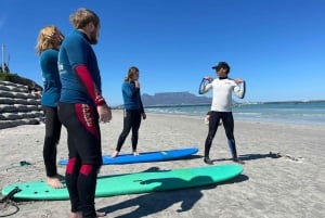 Cidade do Cabo: Aprenda a surfar com a vista da Table Mountain