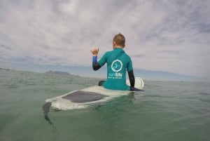 Кейптаун: научитесь серфингу с видом на Столовую гору