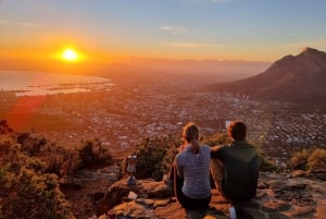 Kapkaupunki: Lion's Head Sunrise & Sunset Guided Hike (opastettu vaellus)