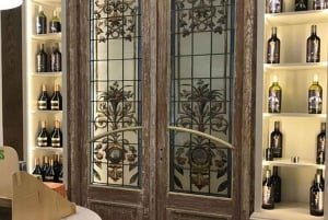 Cape Town: Paarl, Stellenbosch and Franschhoek Wine Tour