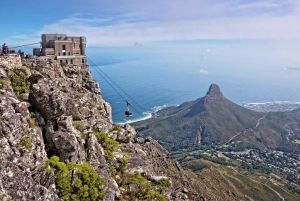 Cape Town: Private Robben Island, Table Mountain & City Tour