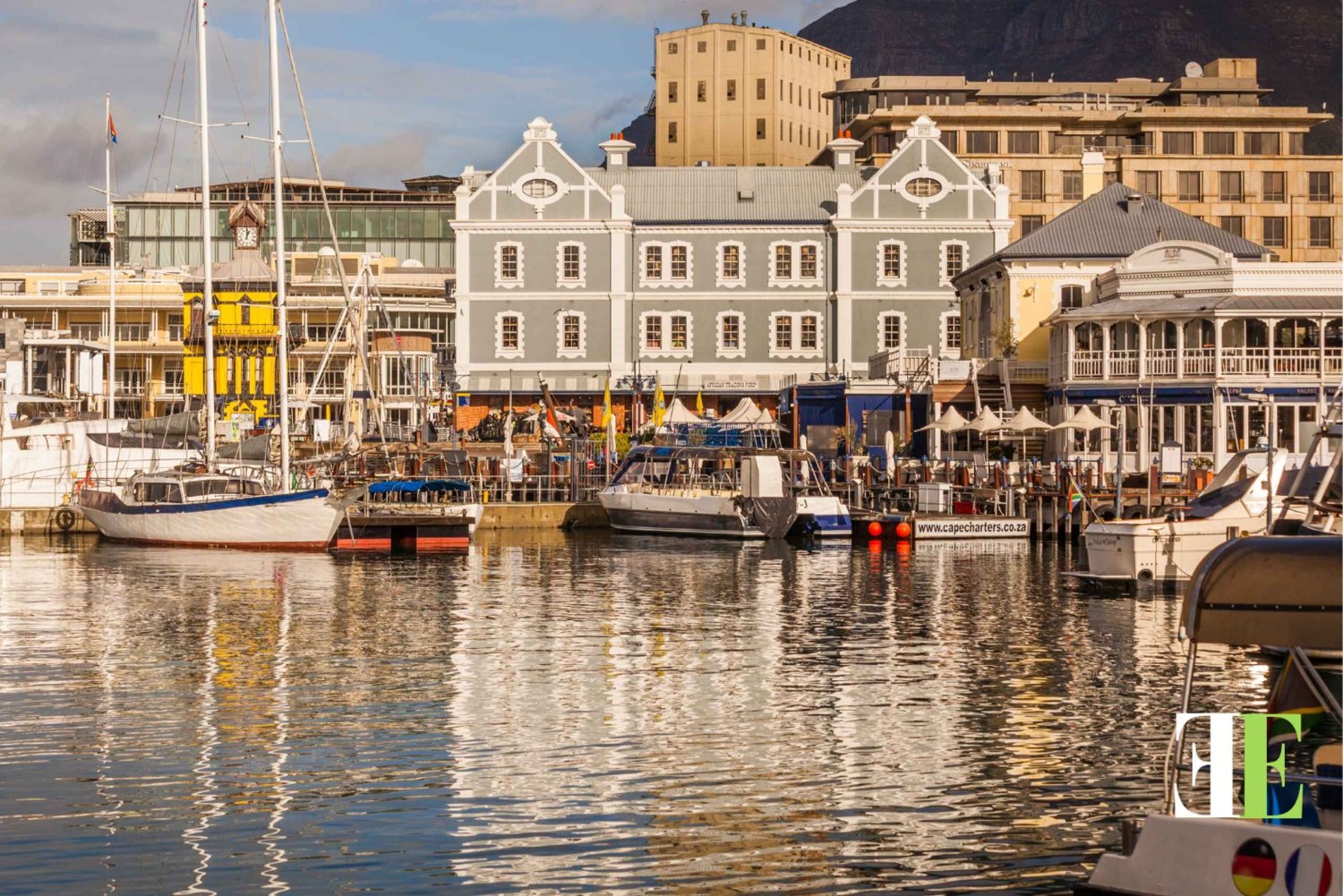 Cape Town: Race,Ride & Cruise Art Tour, Cruise & Steak Lunch