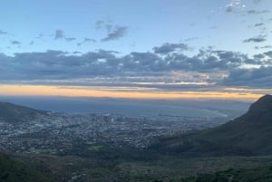 Kapstaden: Guidad vandring uppför Taffelberget/linbana ner