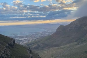 Kapstaden: Guidad vandring uppför Taffelberget/linbana ner