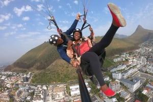 Cape Town: Table Mountain Tandem Paragliding Flight