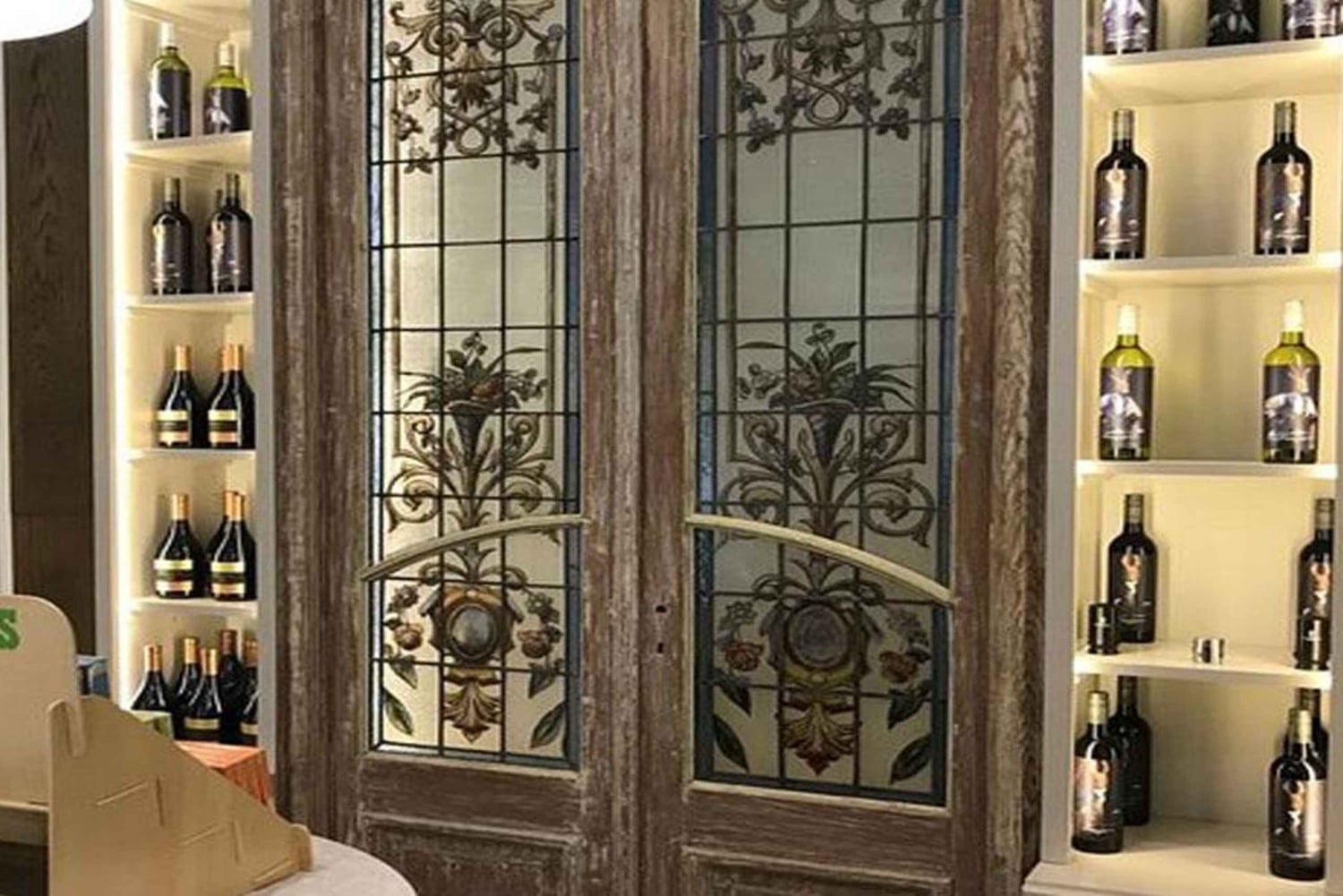 CT: Casa das girafas, leões, leopardos, tigres e degustação de vinhos