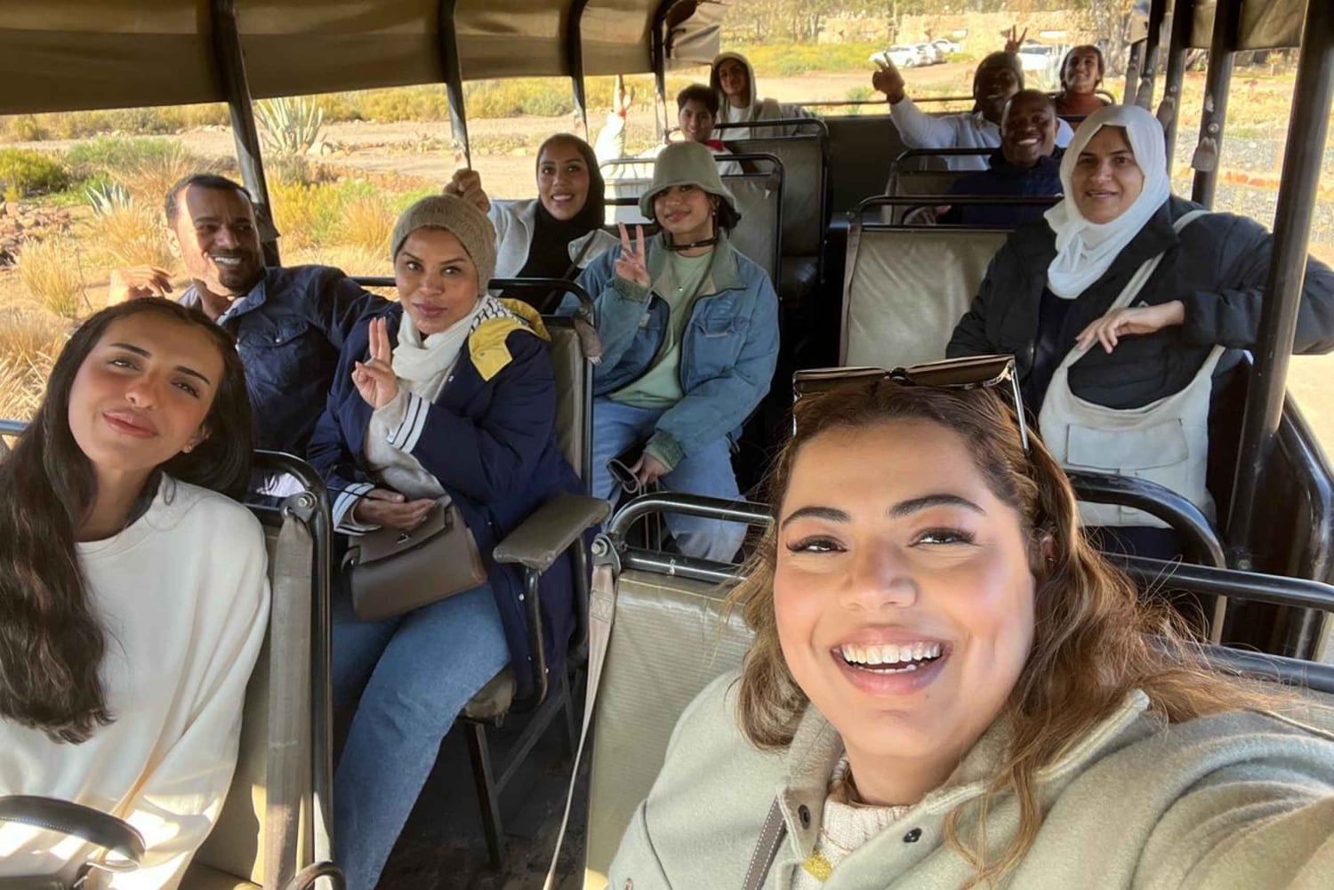 ケープタウン発：アクイラ保護区終日往復送迎