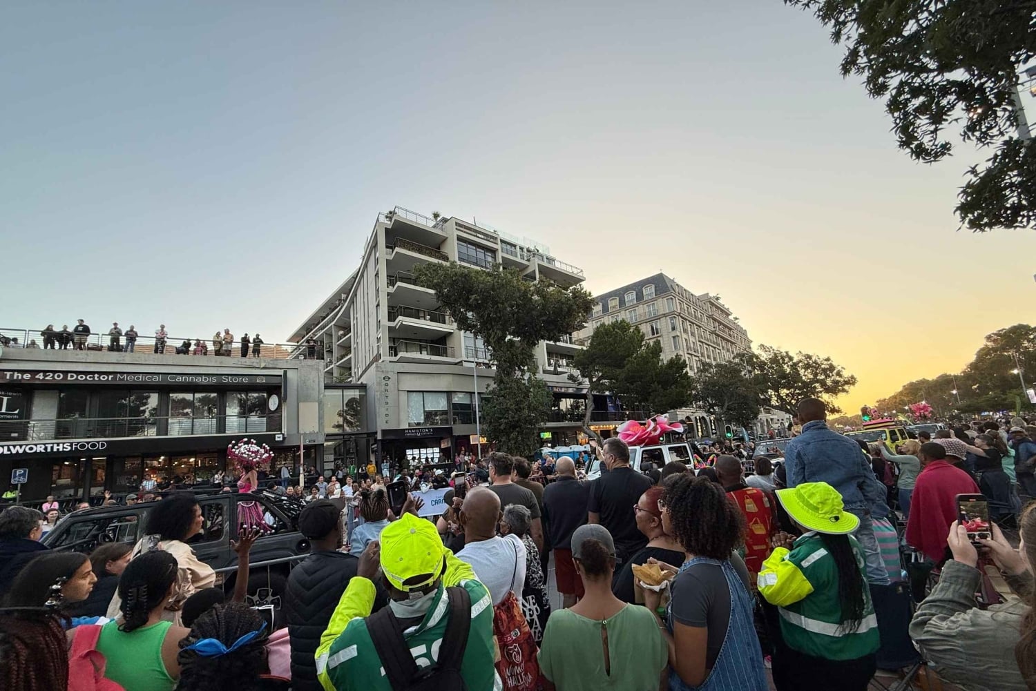 ハイグラウンド：ケープタウンのストリートアートと地元の物語を巡るツアー