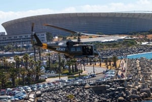 ケープタウンでのヒューイ戦闘ヘリ公式飛行