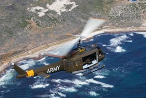 ケープタウンでのヒューイ戦闘ヘリ公式飛行