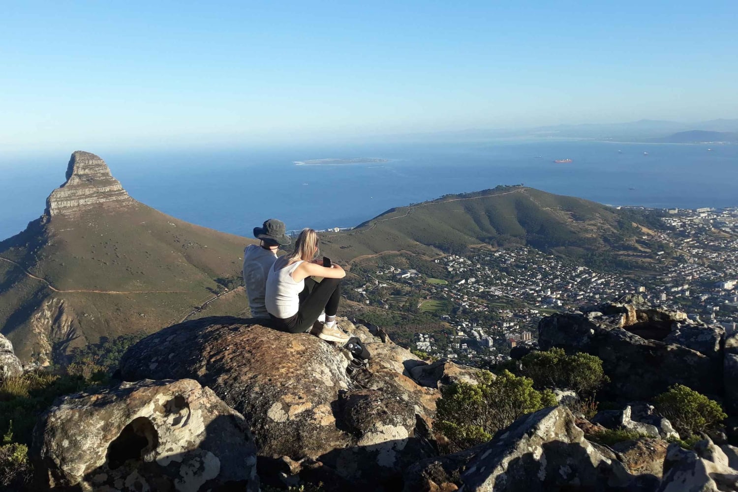 Intia Venster: Venster: Patikointi rekisteröidyn vuoristo-oppaan kanssa