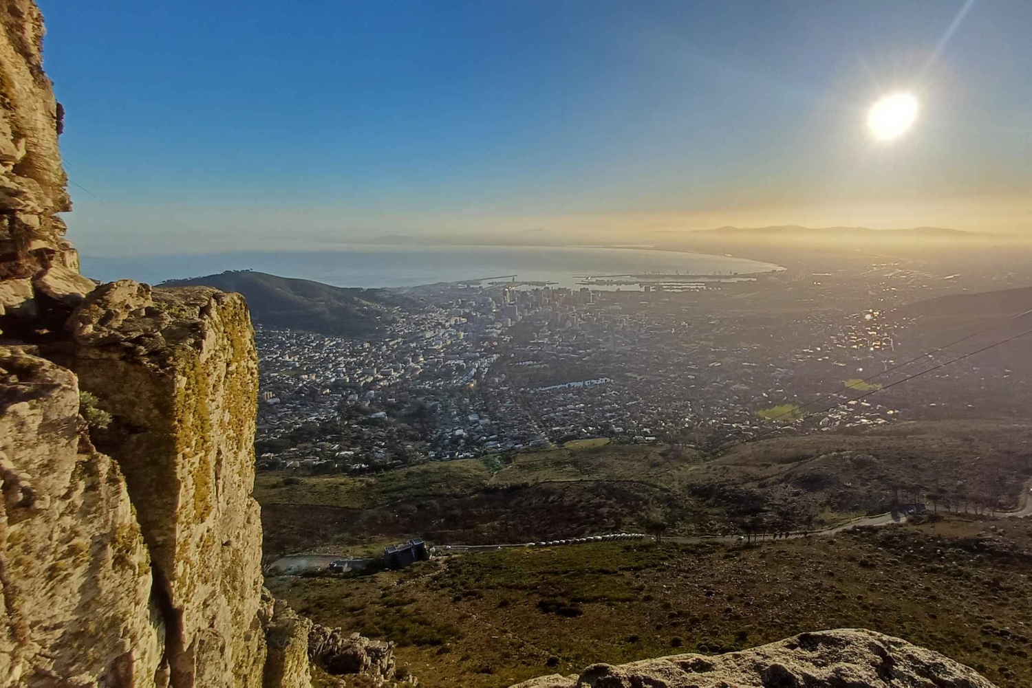 Intia Venster: Venster: Patikointi rekisteröidyn vuoristo-oppaan kanssa