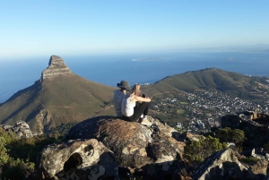 Intia Venster: Venster: Patikointi rekisteröidyn vuoristo-oppaan kanssa