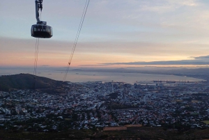 Intia Venster: Venster: Patikointi rekisteröidyn vuoristo-oppaan kanssa