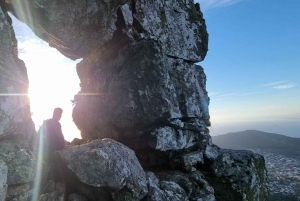 Intia Venster: Venster: Patikointi rekisteröidyn vuoristo-oppaan kanssa