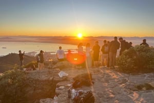 Caminhada ao nascer do sol em Lion's Head