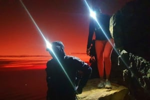 ケープタウン：日の出または日没時のガイド付きライオンズ ヘッド ハイキング