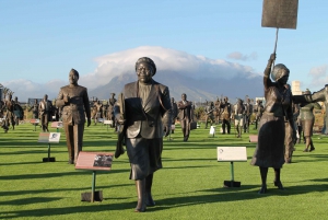 自由への長征ガイドツアー