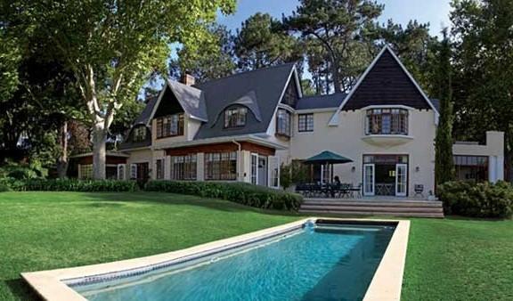 Montrose Manor