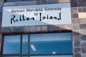 Tour del museo di Robben Island con trasferimento e biglietti per il traghetto.