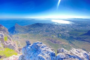 ロベン島ツアー＆テーブルマウンテンガイドツアー