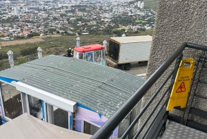 ロベン島ツアー＆テーブルマウンテンガイドツアー