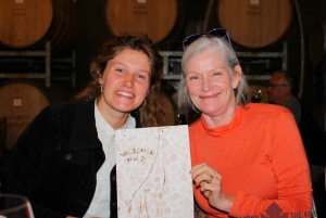 Stellenbosch: Paint with wine experience.