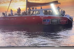 SUNSET BOUT CRUISE- Waterfrnt Kapstaden (upphämtning från hotell ingår)