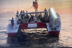 SUNSET BOUT CRUISE- Waterfrnt Kapstaden (upphämtning från hotell ingår)