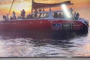 SUNSET BOUT CRUISE- Waterfrnt Kapstaden (upphämtning från hotell ingår)