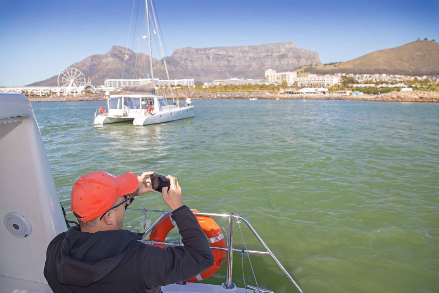 ケープタウン・クルーズのサンセットクルーズ